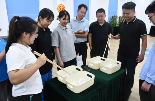 20251001 最美中國(guó)紅!海螺新材各單位國(guó)慶氛圍已“拉滿”975 20251001 最美中國(guó)紅!海螺新材各單位國(guó)慶氛圍已“拉滿”975