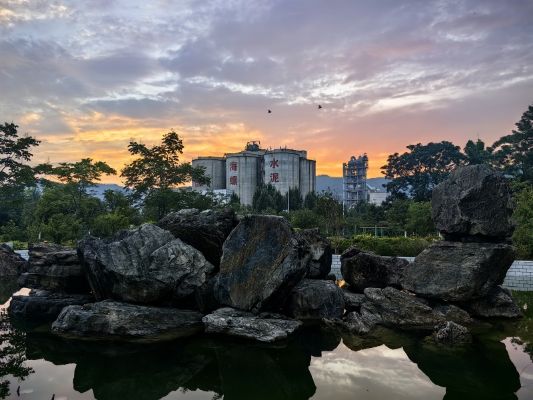 為霞尚滿天，梁平海螺譚嬌_副本