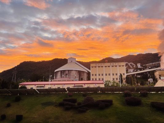 盈江允罕：岑欣俊，作品名：晚霞映照的畫卷_副本